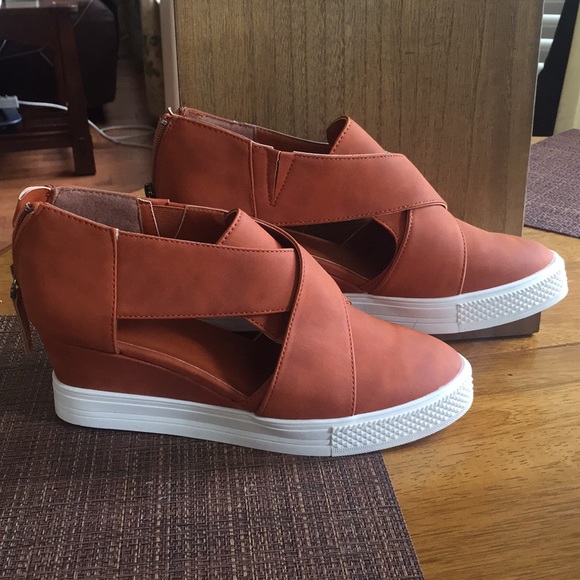 flipmoda wedge sneakers